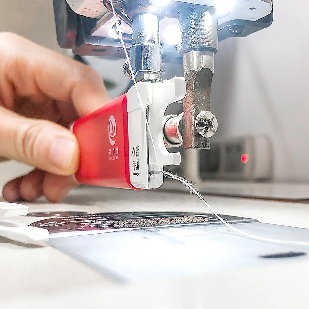 Automatic Magnetic Needle Thread Inserter